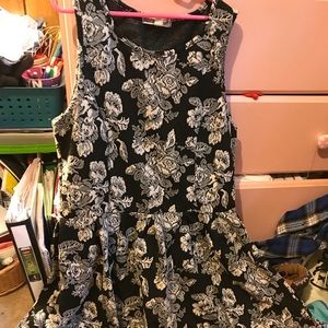 Black and White Floral Sleeveless Dress